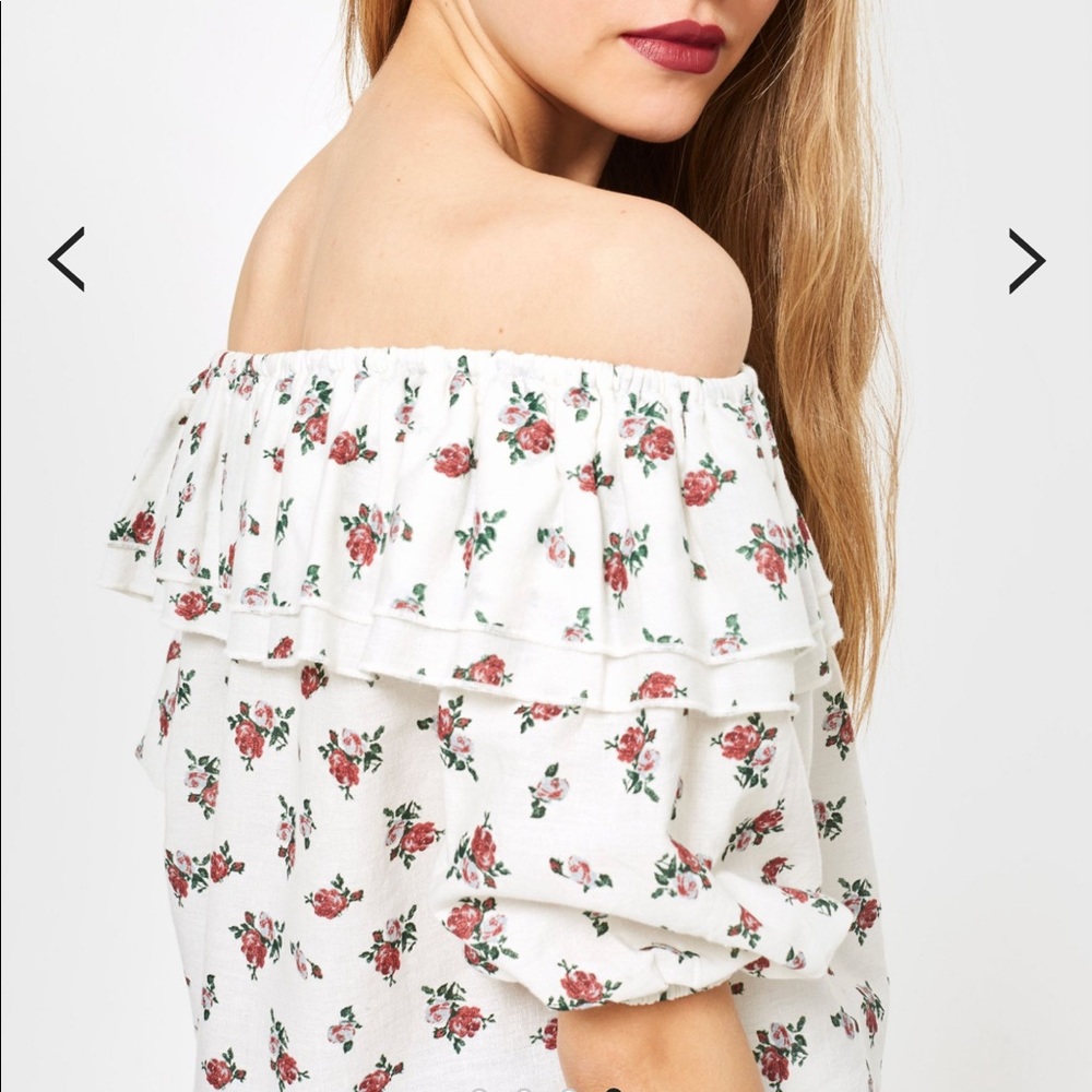 🆕✨ NWT Topshop Floral Bardot Top